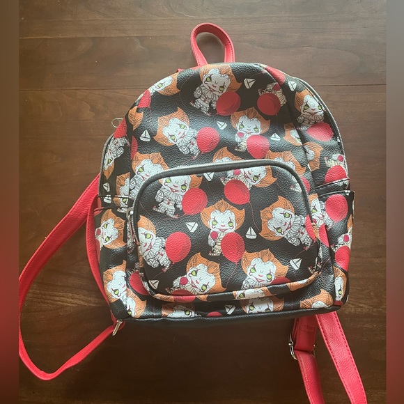 Funko Pennywise Mini Backpack - Picture 5 of 6